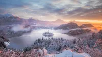 Ena izmed fotografij v koledarjz: blejska zimska idila