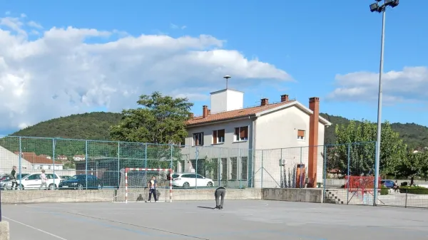 Med največjimi  naložbami v občini bo nova glasbena šola, ki bo 
zrasla na mestu starega gasilskega doma (na fotografiji).