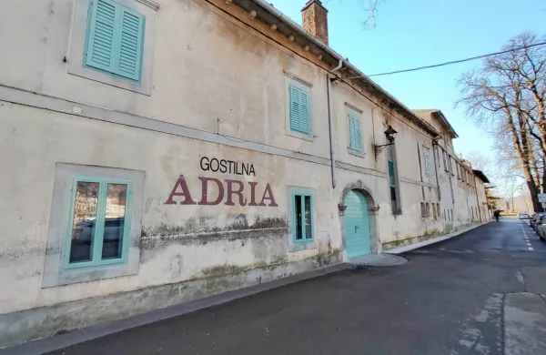 Okrožno sodišče je zavrnilo zahtevek občine, prodajna pogodba za nekdanje gostišče in hotel Adria velja. 
