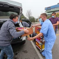 Podjetja, ki lahko, ob koncu leta pomagajo z donacijami