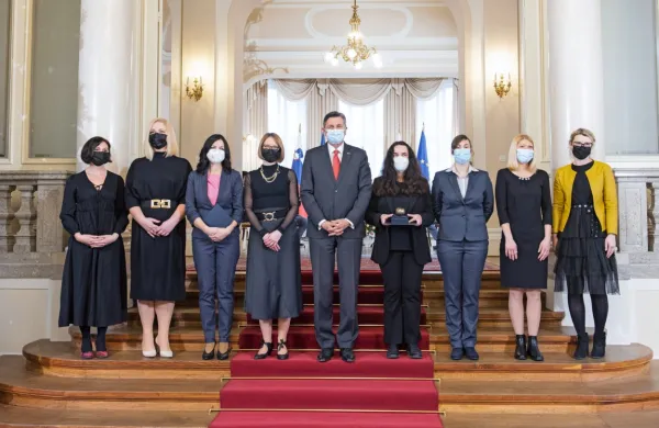 Predsednikovo jabolko navdiha mamicam znanstvenicam