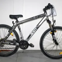 Temno sivo  kolo  je znamke   scott  voltage.