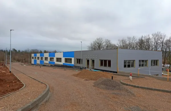 Podjetniški inkubator v industrijski coni Neverke dobiva končno podobo. Prve podjetnike bo pod streho sprejel že prihodnje leto.  