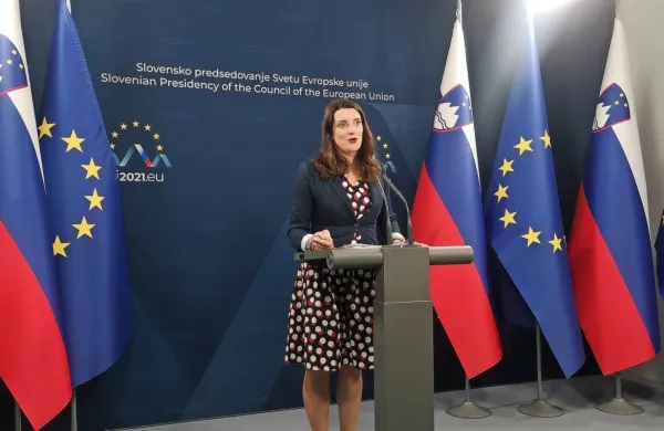 Simona Kustec, ministrica za izobraževanje, znanost in šport