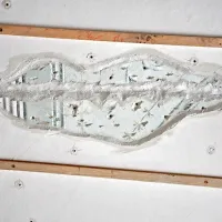 Starejša plast poslikave po izvedeni intervenciji stabilizacije ometa v prostorih prvega 
nadstropja