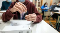 Učenci in dijaki se morajo samotestirati trikrat na teden. 