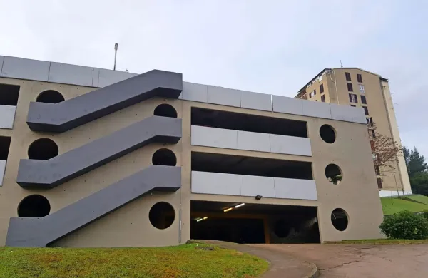Očividec  je tatove,  ki   so  hoteli  odpeljati    trikolesnik quadro,  zalotil  in pregnal.  