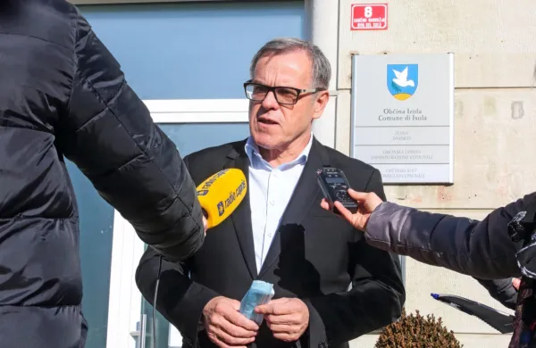 Izolski župan Danilo Markočič: “Verjamem, da bomo  lahko skupaj 
z vsemi udeleženci v tej referendumski kampanji uspeli uskladiti 
vsa tista vprašanja, ki so bila odprta, in na ta način lahko prišli z 
novim dokumentom v javno razgrnitev.”