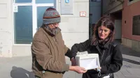 Viktorija Carli je 18. novembra na vložišče občine skupaj še z 
drugimi člani Gibanja za Izolo  odnesla  952 podpisov  volilcev za 
izvedbo referenduma, zadostovalo bi jih 673.