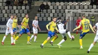 Istrski nogometni prvoligaš FC Koper je med vsemi prvoligaši na 
tržni lestvici na  petem mestu, sežanski Tabor pa je   na zadnjem, 
desetem mestu.
