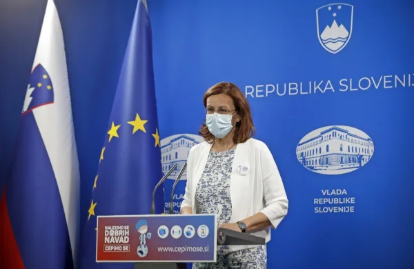 Tjaša Žohar Čretnik, direktorica Nacionalnega laboratorija za 
zdravje, okolje in hrano 