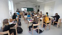 Udobne, učinkovito zasnovane in lepo opremljene razrede zaenkrat obiskujejo učenci drugega in četrtega razreda. 