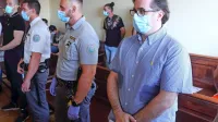 Specializirano  tožilstvo  je proti  Aleksandru Vettorazziju   (prvi z 
desne) vložilo še  tožbo  za odvzem  nezakonitega premoženja. 