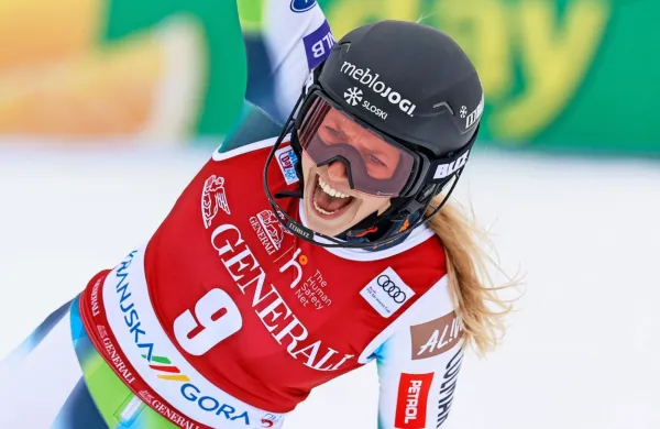 Ana Bucik (+1,23) je z najboljšim časom finalne vožnje vpisala svoj 
najboljši veleslalomski izid doslej. Tekmo je končala na devetem 
mestu.