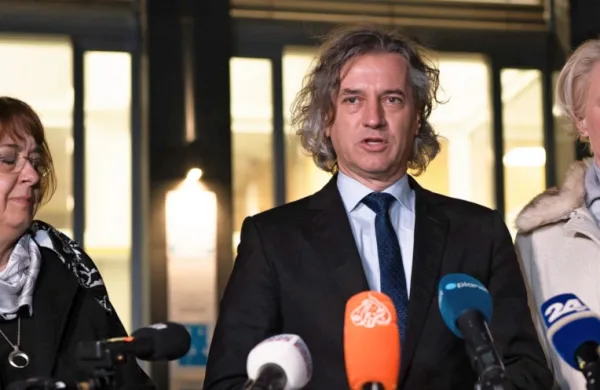 Gibanje Svoboda je od danes, ko je njeno vodenje prevzel Robert Golob,  novo ime stranke Z.Dej.