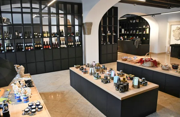 V  Pretorski palači je jeseni zaživela nova trgovinica z gastronomskimi produkti slovenske Istre