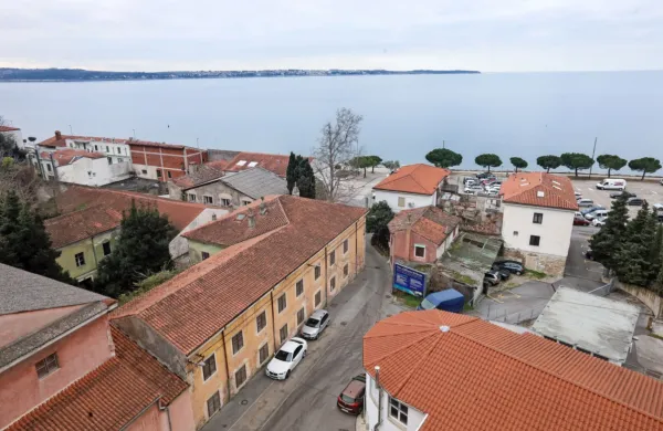 Občina Piran je  pripravila osnutek izhodišč za pričetek izdelave 
občinskega podrobnega prostorskega načrta za območje Piranskih vrat in Fornač.