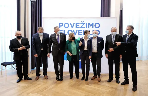 Povežimo Slovenijo na volitve z zavezami v dobro gospodarstva, 
ljudi in narave. (Foto: STA)