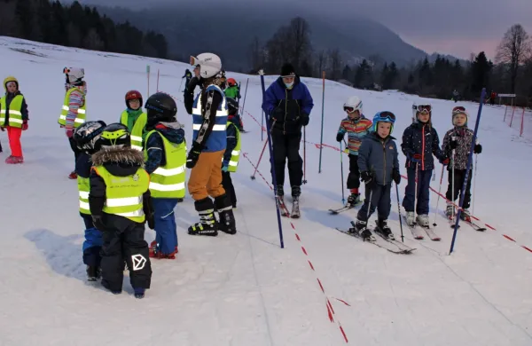 Smučišče Ski Bor  je te dni zaradi dolgoletnega dobrega gospodarjenja, prostovoljnega dela in urejenega zasneževanja  prava 
uspešnica.