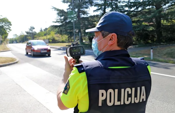 V četrtek, 3. 2. 2022 med 7 in 19 uro bo policija, na območju 
celotne države izvedla maraton nadzora hitrosti
