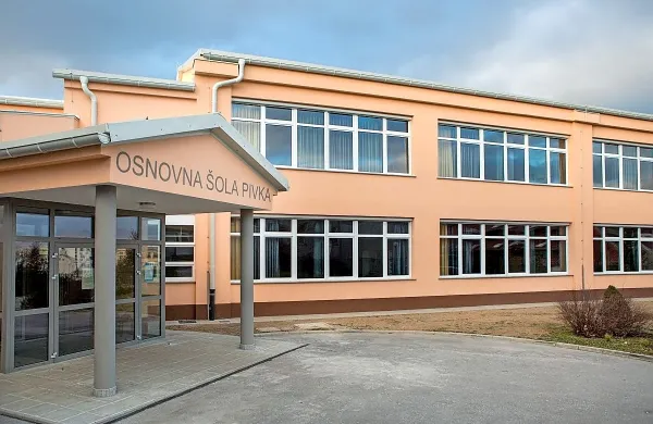 Osnovno šolo Pivka bo naslednjih pet let predvidoma vodila Nadja 
Černetič. 