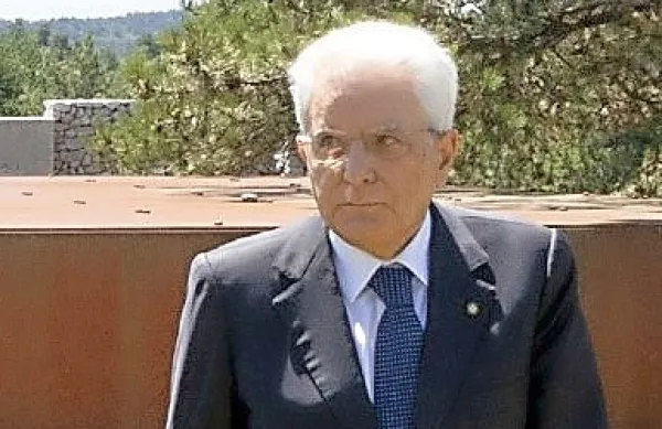 Dosedanji italijanski predsednik Sergio Mattarella je danes prisegel za še en predsedniški mandat.