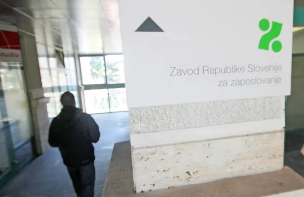 Konec januarja je bilo registriranih 67.834 brezposelnih. 