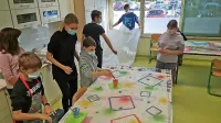 Pouk  v oddelkih prilagojenega programa z nižjim izobrazbenim standardom vključuje veliko praktičnega in 
skupinskega dela. 