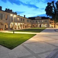 V palači Lantieri na “starem placu” so spali Goethe, Goldoni in Casanova. 