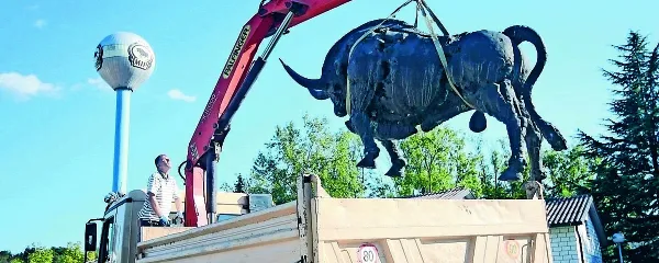 Bronasti kip Janeza Boljke, ki je kot simbol moči krasil vhod pred 
Mipovim obratom v Kromberku, je odkupila borzno posredniška 
hiša Ilirika in stoji danes na Bavarskem trgu v Ljubljani. 