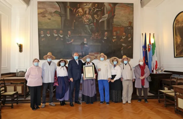 Prejemniki Tartinijevega priznanja v Tartinijevem letu so predstavniki Solinarske družine.