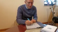 Psihiater dr. Marko Pišljar je v zbirki Odsevi bližine nanizal pesmi življenjskega vitalizma.