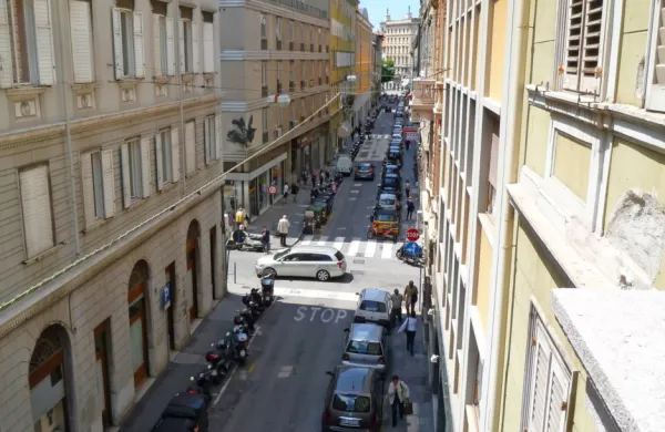V italijanskih mestih z ugašanjem luči protest proti visokim cenam 
energije