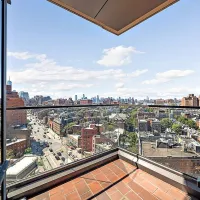 Razgled na New York in spodnji del Manhattna je vedno osupljiv, 
tudi če ni s katere od znamenitih stolpnic. 