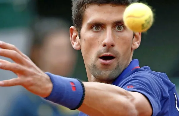 Najboljši teniški igralec sveta Novak Đoković je v pogovoru za 
britanski BBC izjavil, da ne bo branil zmag ne v Roland Garrosu ne 
v Wimbledonu, če bodo organizatorji zahtevali obvezno cepljenje 
proti koronski okužbi.