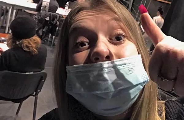 Nicole Richter je na večdnevni delovni praksi lahko obiskala tudi 
Malo dvorano, kjer potekajo vaje za Ptičjo farmo.


