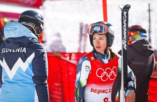 Ajdovka Andreja Slokar je  s petim mestom v slalomu   prva dama naše ženske alpske olimpijske ekipe.