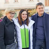 Andreja Slokar z mamo Eldo in očetom Andrejem.