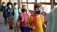 Tudi za rotavirusne okužbe, ki so sezonski pojav med otroci, 
skušajo nekateri krivdo pripisati nošenju mask.  