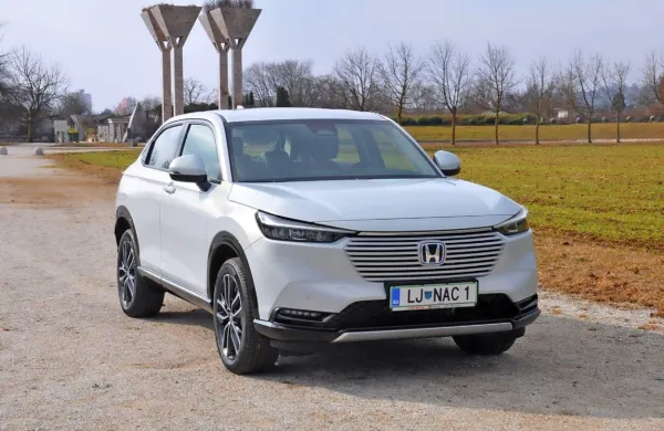 Izpostaviti velja, da model HR-V  nima možnosti štirikolesnega pogona kot tudi ne vgradnje vlečne kljuke.