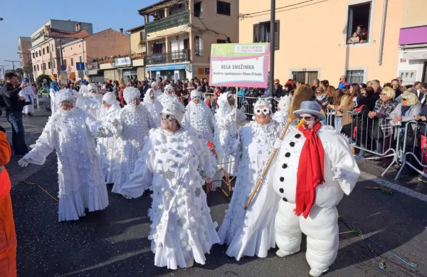 Tradicionalne pustne povorke v Kopru letos ne bo, bodo pa za 
veselo pustno vzdušje z manjšimi dogodki in prireditvami poskrbeli  drugje.