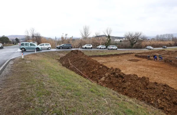 Delna zapora na glavni prometni žili med Koprom in Ankaranom