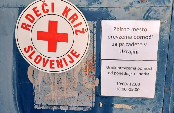 V prostorih nekdanjega skladišča soli Libertas v Kopru zbirajo 
sredstva za pomoč Ukrajini. 