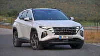 Hyundai tucson nove generacije bo na cesti brez dvoma opazen. Na sprednjem delu ima zanimivo oblikovano masko in postavitev žarometov.