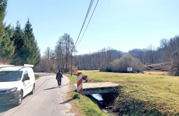  V Liskurju načrtujejo gradnjo 80 stanovanj, civilna iniciativa v 
Rožni Dolini pa ima več pomislekov. Po sprva ostrem nastopu se 
zdaj pogovarjajo z občino o svojih zahtevah.