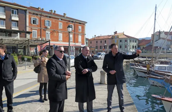 Kmetijski minister Jože Podgoršek se je danes srečal z županoma 
Pirana in Izole.