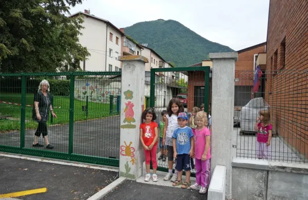 V Vrtcu Tolmin so v začetku marca slovesno odprli razvojni 
oddelek, s čimer uvajajo prilagojen program za predšolske otroke 
s posebnimi potrebami.