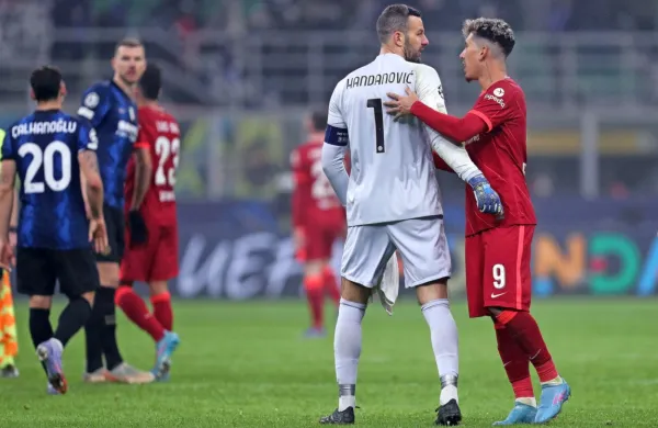 Samir Handanović bo z Interjem nocoj poskušal uprizoriti podvig 
za napredovanje v ligi prvakov proti Liverpoolu. 