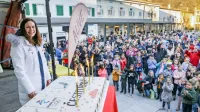 

Sodeč po navdušenih sprejemih najboljših slovenskih športnikov 
in športnic (na fotografiji množični sprejem Andreje Slokar v 
Ajdovščini), mnenja Andreja Vončine ne deli skoraj nihče niti na 
Primorskem. 

