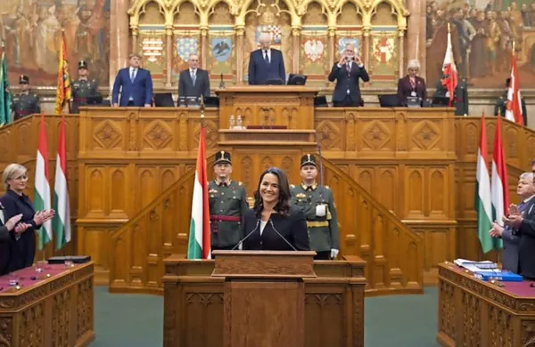 Madžarski parlament je danes za predsednico države izvolil 
Katalin Novak, tesno zaveznico predsednika vlade Viktorja Orbana.